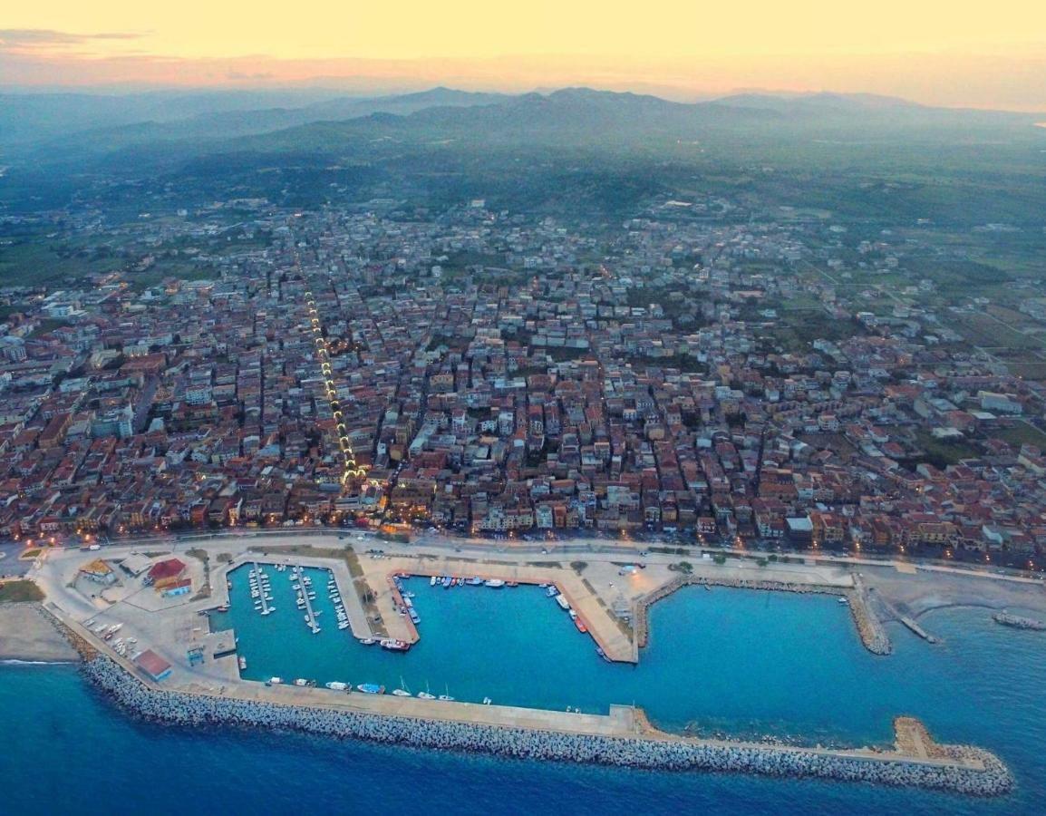 Cirò Marina Climatizzato In Centro A 100M Dal Mareヴィラ エクステリア 写真